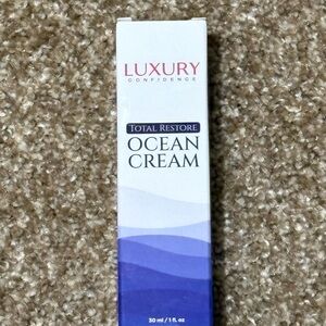 Ocean Cream - Blue and White